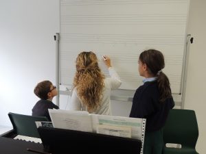 Los alumnos de HBS aprenden lenguaje musical