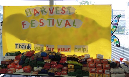 Participación de los alumnos Humanitas en el Harvest Festival