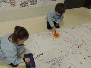 En 1º de infantil trabajan la obra de Jackson Pollock