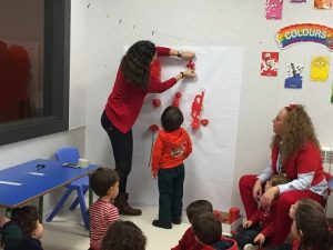 Aprendemos el color rojo en 1º de Infantil