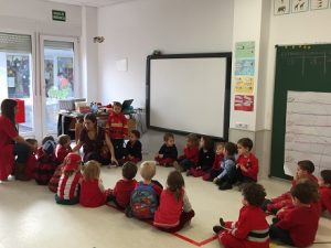 Aprendemos el color rojo en 1º de Infantil