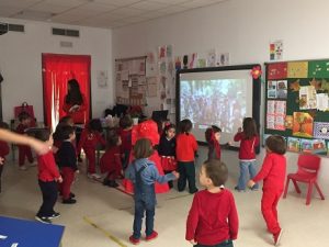 Aprendemos el color rojo en 1º de Infantil