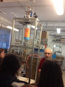Visita de los alumnos de Bachillerato al laboratorio de bajas temperaturas de la UAM