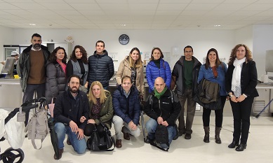 Padres de alumnos de Infantil visitan el comedor de HBS.