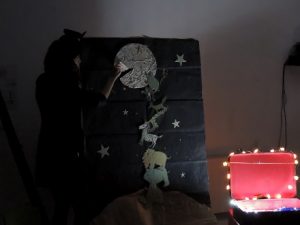Alumnos de Nursery asisten a un cuentacuentos.