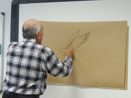 Alumnos de 3º de Primaria aprender cómo realizar un retrato