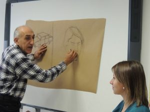 Alumnos de 3º de Primaria aprender cómo realizar un retrato 