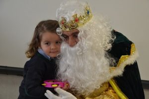 El rey mago Melchor visita H.B.S.