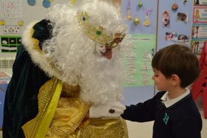 El rey mago Melchor visita H.B.S.
