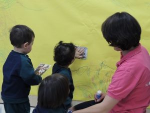 Mural sobre la familia en Nursery 1. 