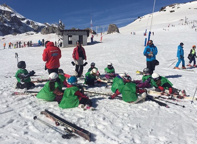 Pruebas de nivel en la nieve de nuestros alumnos humanitas.