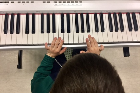 Exhibición de los alumnos de 3º de Infantil de la Escuela de Música.