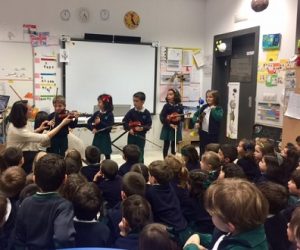 Exhibición de los alumnos de 3º de Infantil de la Escuela de Música. 