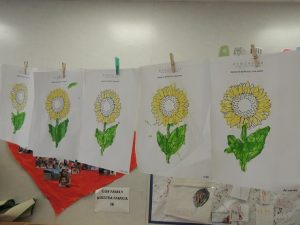 En 1º de Infantil pintan Los girasoles de Van Gogh.
