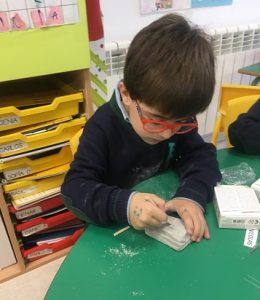 Paleontólogos en 2º de Infantil. 