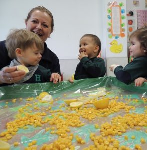Taller sensorial en Nursery 1. 