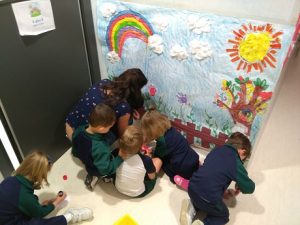 Mural de la Primavera en 2º de Infantil. 