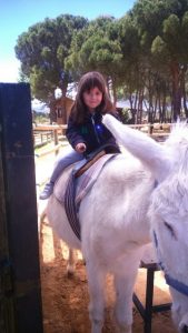 Alumnos de 2º y 3º de Infantil en la Granja Escuela