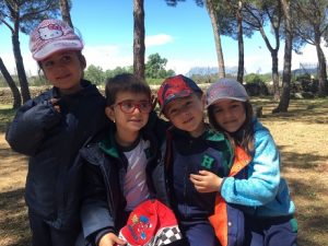 Alumnos de 2º y 3º de Infantil en la Granja Escuela