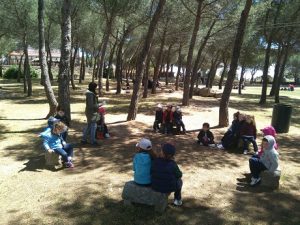 Alumnos de 2º y 3º de Infantil en la Granja Escuela