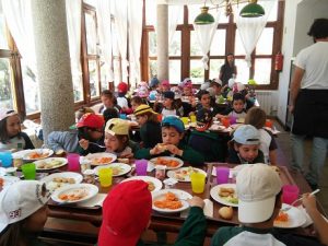 Alumnos de 1 y 2 de Primaria  ya están en la granja escuela NaturEscorial.