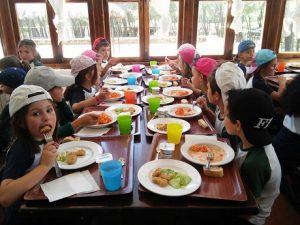 Alumnos de 1 y 2 de Primaria  ya están en la granja escuela NaturEscorial.