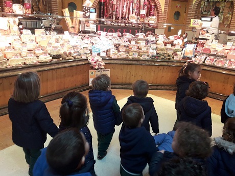 Los alumnos de Nursery 2 visitan el Zoco de Tres Cantos