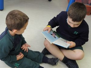 Big brother literario entre 3º de Infantil y Nursery.