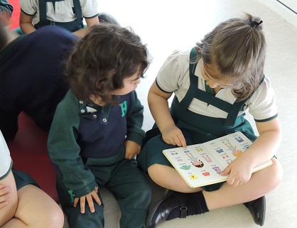 Big brother literario entre 3º de Infantil y Nursery.