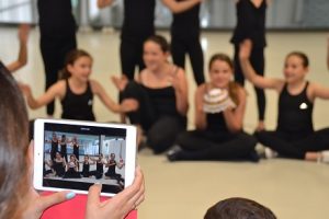 Exhibición de extraescolares en H.B.S.