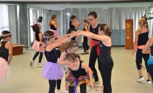 Exhibición de extraescolares en H.B.S.