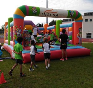 ALUMNOS DE PRIMARIA EN LAS MINI OLIMPIADAS DE TRES CANTOS.