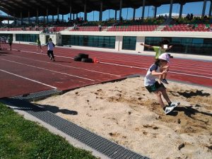 ALUMNOS DE PRIMARIA EN LAS MINI OLIMPIADAS DE TRES CANTOS.