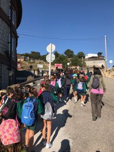 Los alumnos de 4º de Primaria realizan el Camino Schimd en Navacerrada.