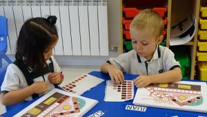 trabajando las series en 2º de infantil. 