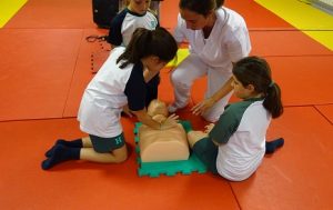 Taller de primeros auxilios para alumnos de 4º de Primaria.