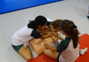 Taller de primeros auxilios para alumnos de 4º de Primaria.