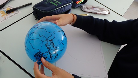 En 4º de Primaria trabajan las líneas imaginarias del planeta.
