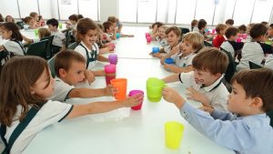 Los alumnos de 3º de Infantil han tomado el té.