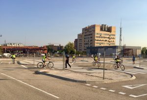 Alumnos de 6º de Primaria asisten a un curso de Educación vial. 