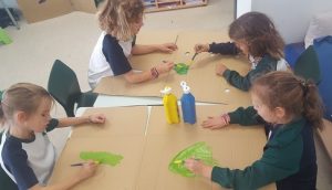 En 2º de Primaria reforestan la selva. 