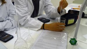 Aprender a preparar disoluciones en 1º de Bachillerato. 