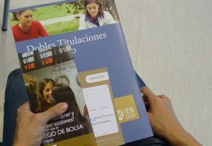 Ponencia sobre inversión en bolsa a alumnos de 1º de Bachillerato
