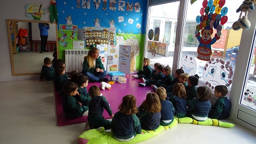 Celebramos la asamblea en Nursery 2