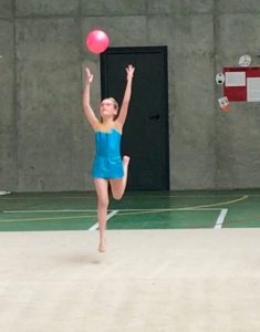 Exhibición de gimnasia rítmica en HBS