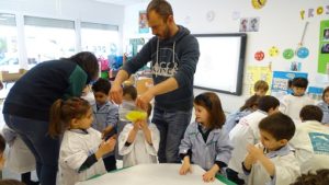 Taller SOÑANDO CON SER UN NIÑO... MIRÓ en 1º Infantil