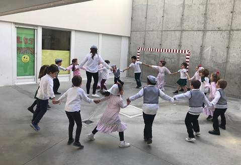 Chulapos y chulapas en Infantil