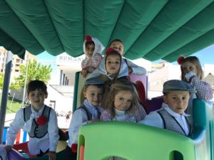 Chulapos y chulapas en Infantil