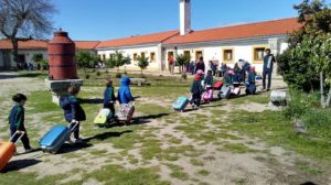 Alumnos de 2º y 3º de Infantil en la Granja Escuela