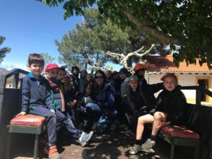 Alumnos de 2º y 3º de Infantil en la Granja Escuela